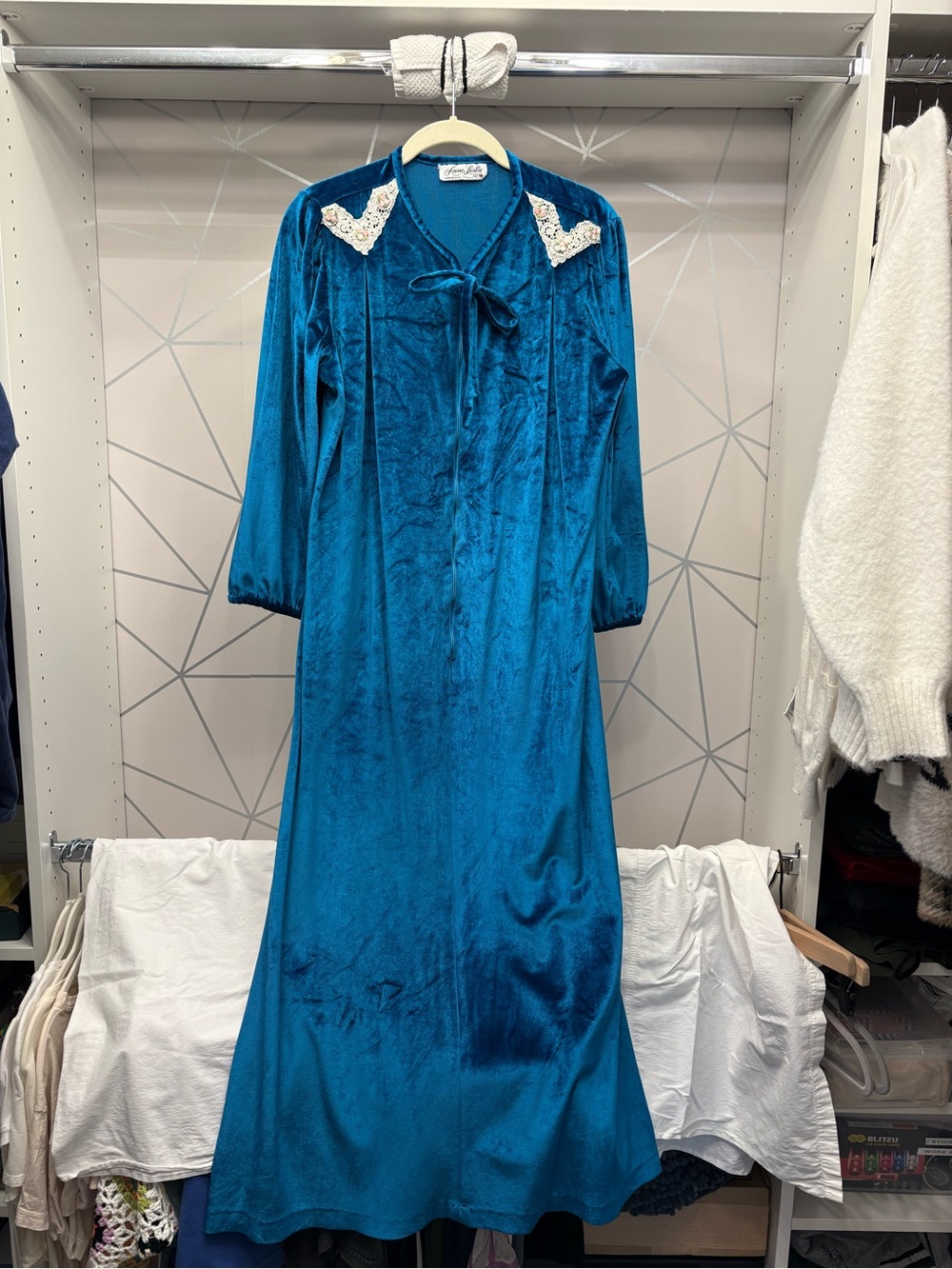 Vintage Ann Leslie Teal Blue Velour Nightgown USA  Floral Lace Pocket